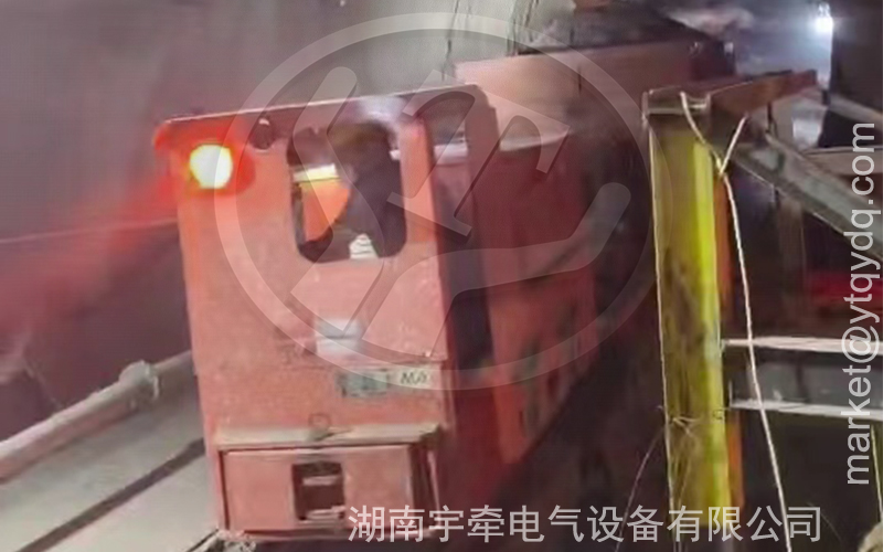 5噸蓄電池工礦電機車現場視頻.jpg